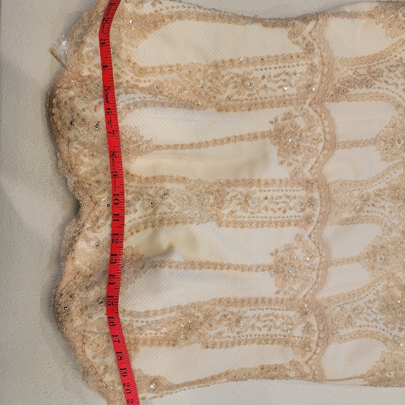 Stunning & Delicate Tiered Lace Eden Bridal Gown NWT - Picture 12 of 17